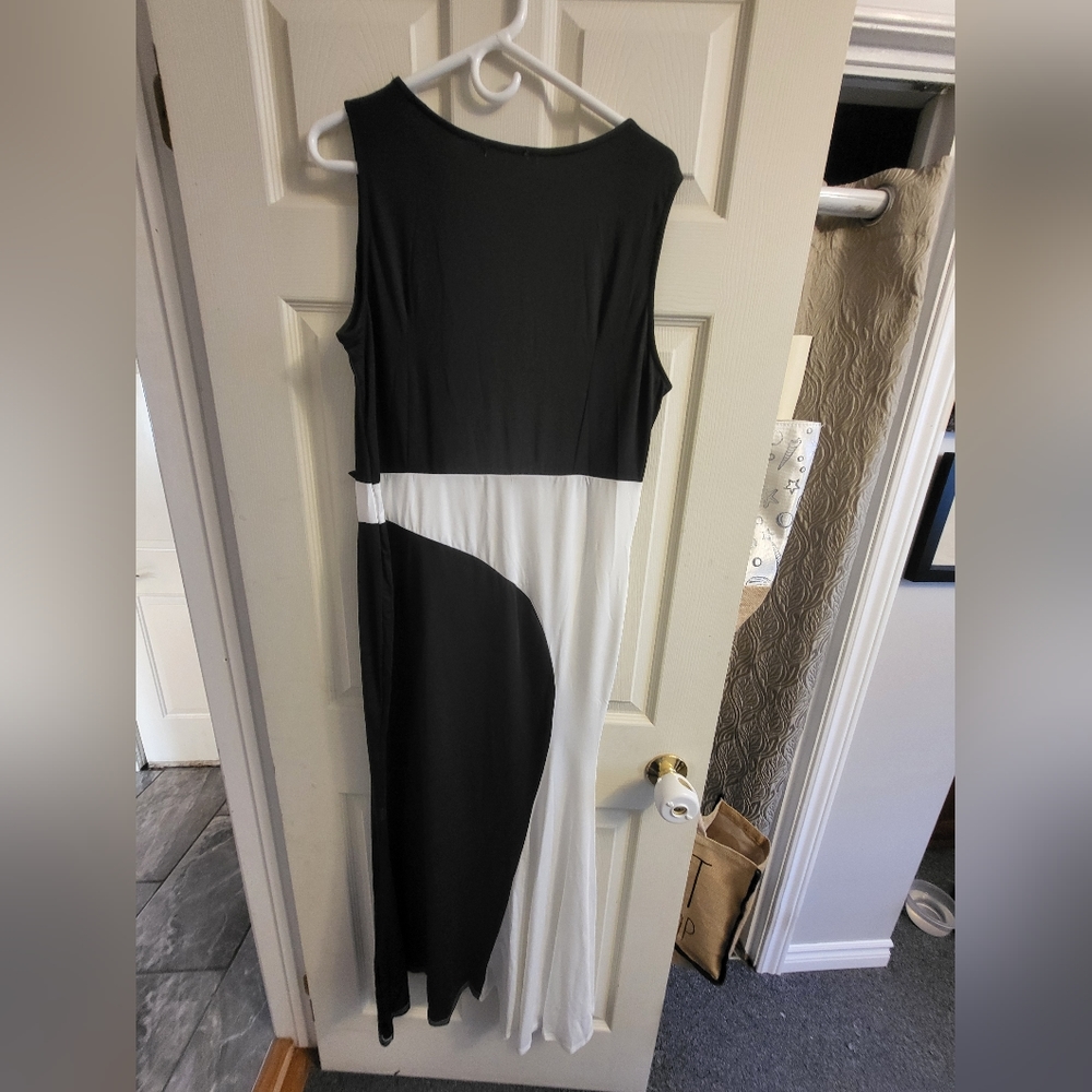 Dress - Picture 2 of 4